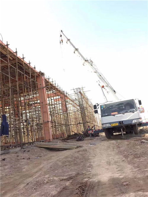 新民市吊车作业的安全注意事项有哪些？